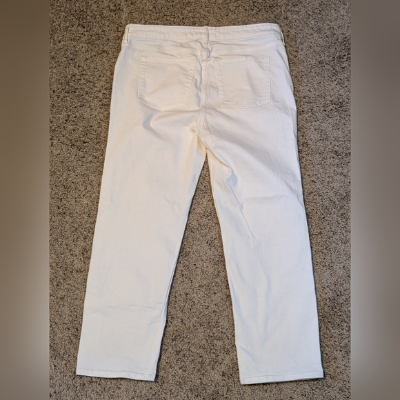 Free Assembly Women's Essential Slimming Jeans Button Fly SZ 16 - Picture 11 of 13